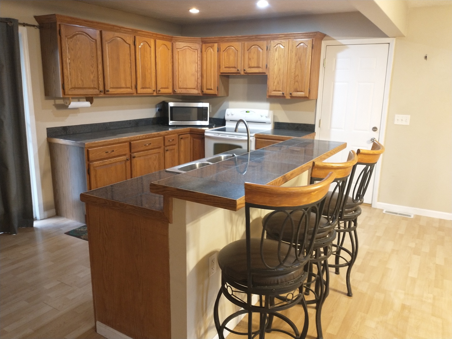 403 Cedar Street Delavan, IL 61734 - Photo 9 of 28 Gallery Image 9