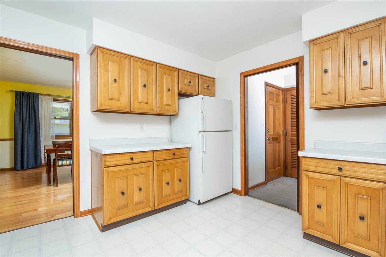 4960 Welsh Road Rockford, IL 61107 - Photo 16 of 39 a view of a kitchen with appliances and cabinets