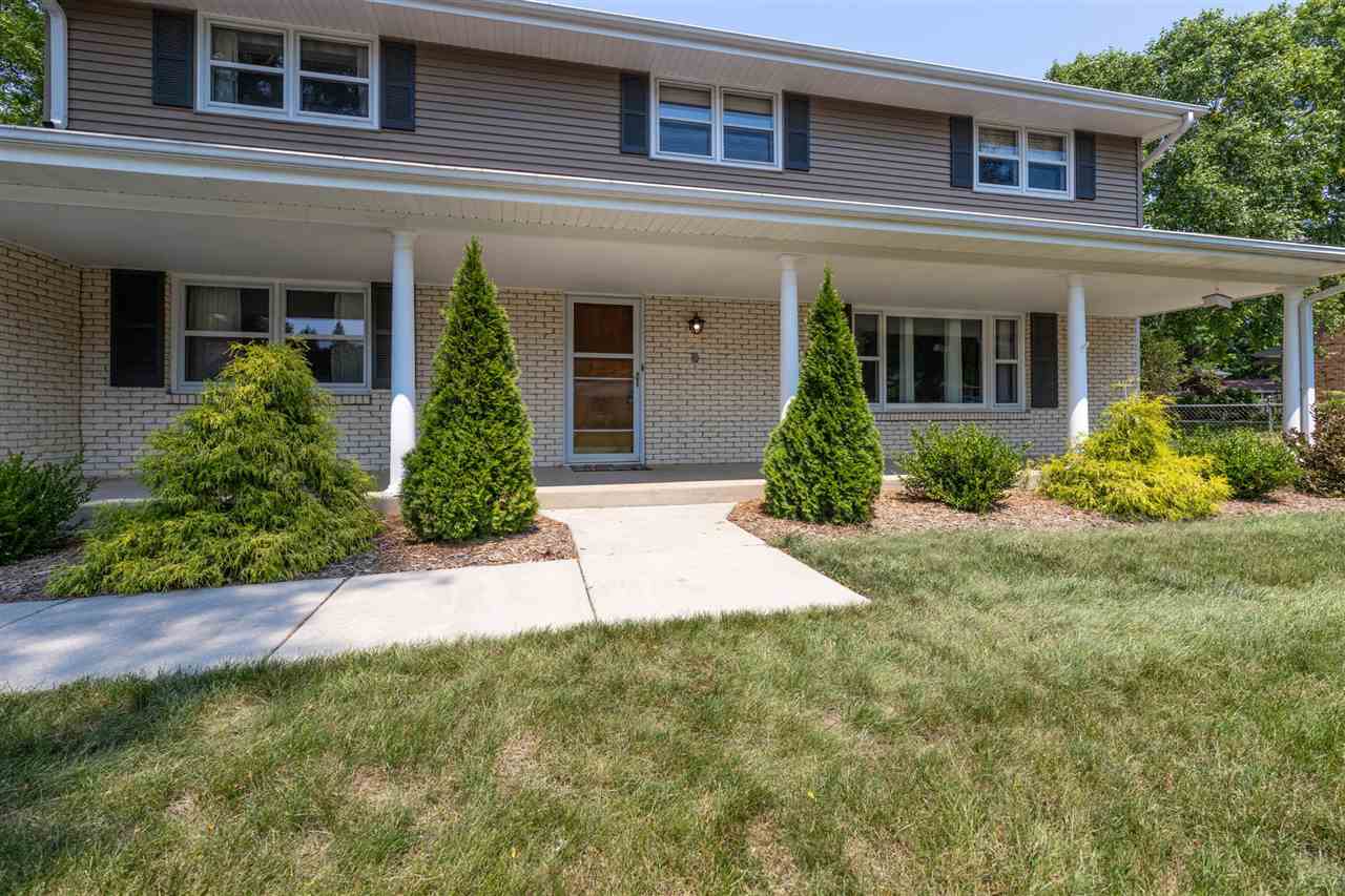 4960 Welsh Road Rockford, IL 61107 - Photo 3 of 39 front view of a house