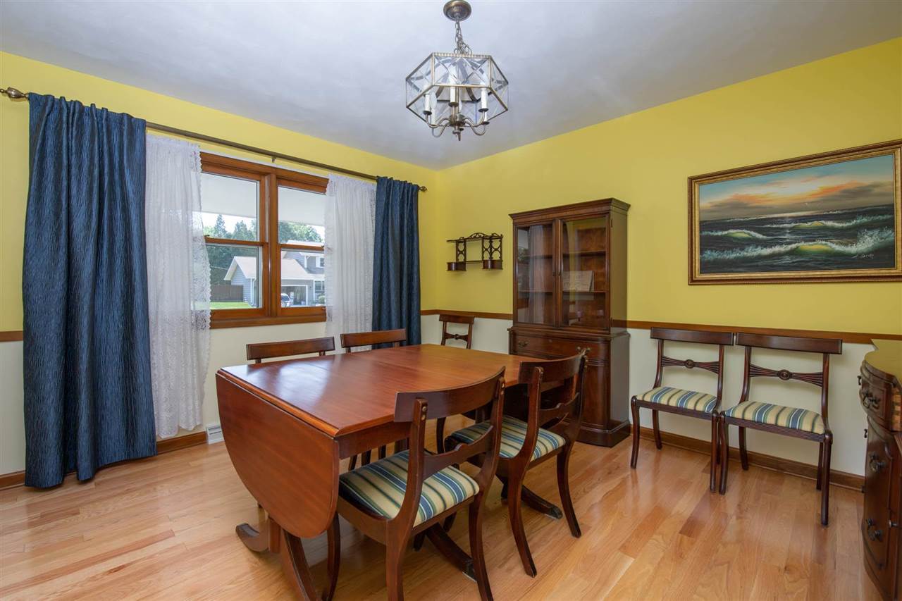 4960 Welsh Road Rockford, IL 61107 - Photo 8 of 39 a dining room with furniture and window