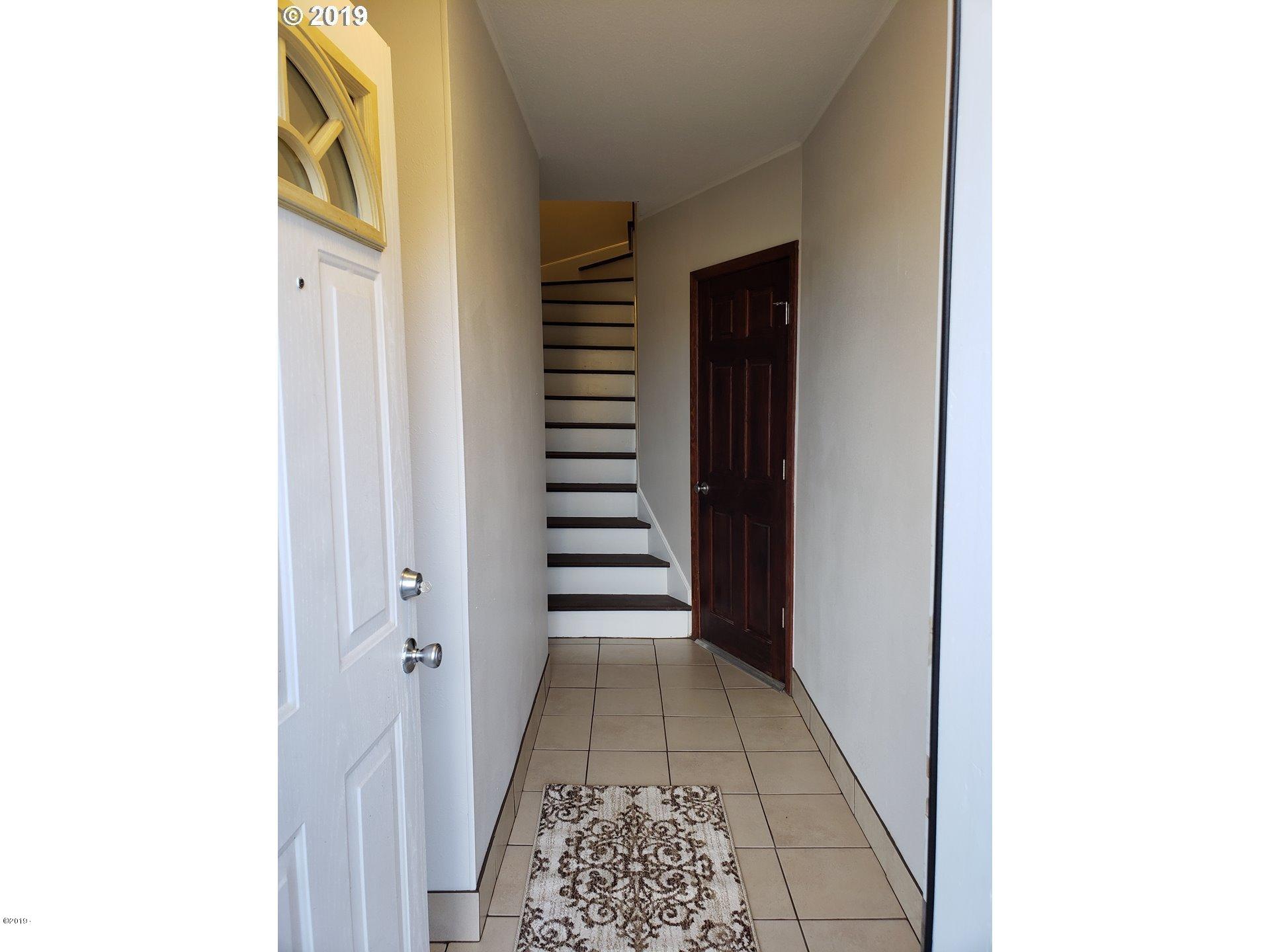 545 Southwest Fleet Avenue Lincoln City, OR 97367 - Photo 2 of 31 entry