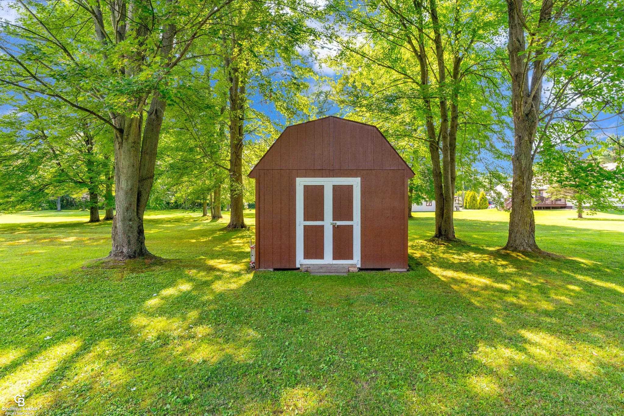 9757 Bartel Road Columbus, MI 48063 - Photo 15 of 43