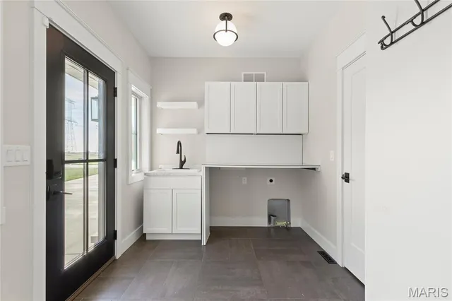 $975,000 | 1209 Whippoorwill Drive, Morton, IL 61550