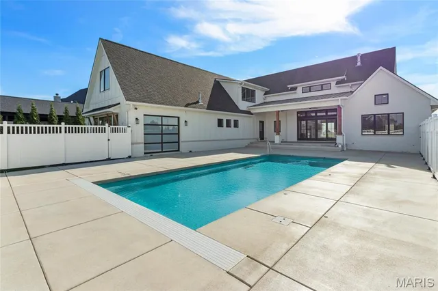 $975,000 | 1209 Whippoorwill Drive, Morton, IL 61550