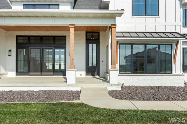 $975,000 | 1209 Whippoorwill Drive, Morton, IL 61550