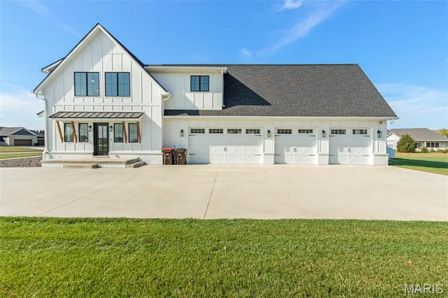 $975,000 | 1209 Whippoorwill Drive, Morton, IL 61550