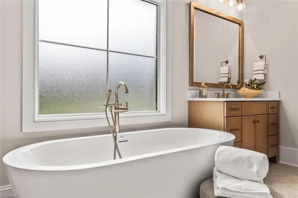 $1,398,900 | 1007 Old Hickory Court, Summerfield, NC 27358