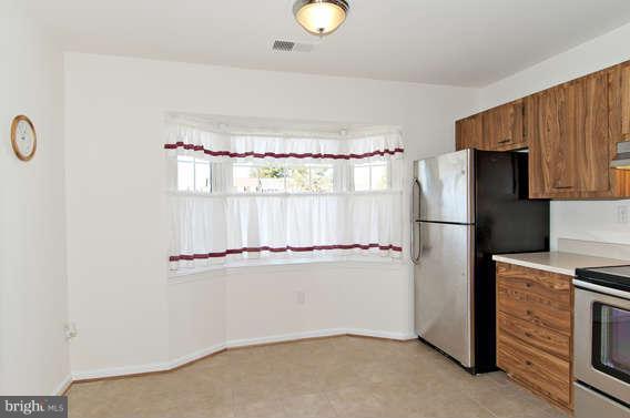 1671 Ridgely Court Crofton, MD 21114 - Photo 5 of 30 Kitchen