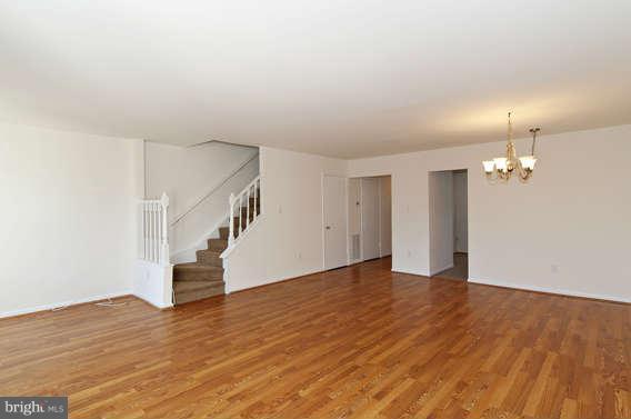 1671 Ridgely Court Crofton, MD 21114 - Photo 8 of 30 Living Dining Room