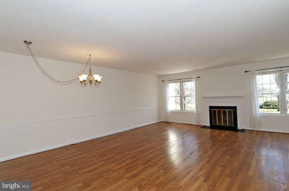 1671 Ridgely Court Crofton, MD 21114 - Photo 9 of 30 Dining Living Room