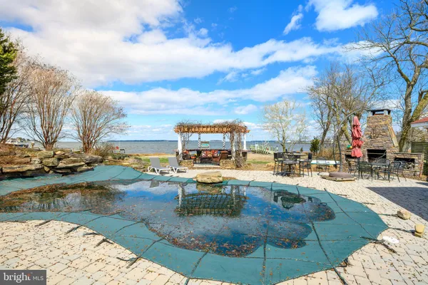 $1,500,000 | 110 Perrys Road, Grasonville, MD 21638