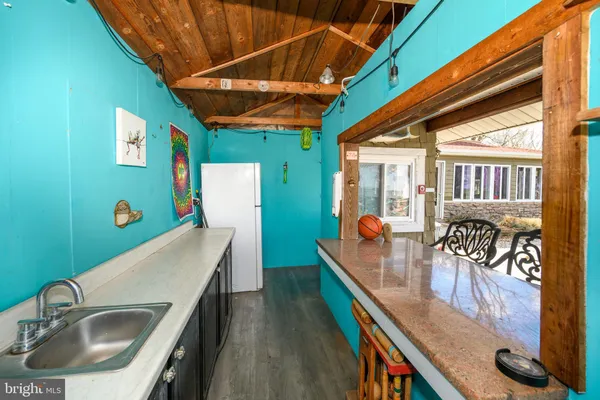 $1,500,000 | 110 Perrys Road, Grasonville, MD 21638