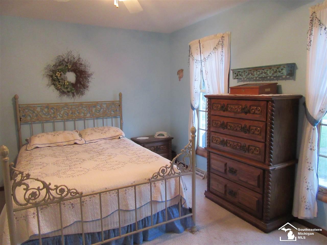 7122 Wells Road Petersburg, MI 49270 - Photo 27 of 38 31361886-26.JPG