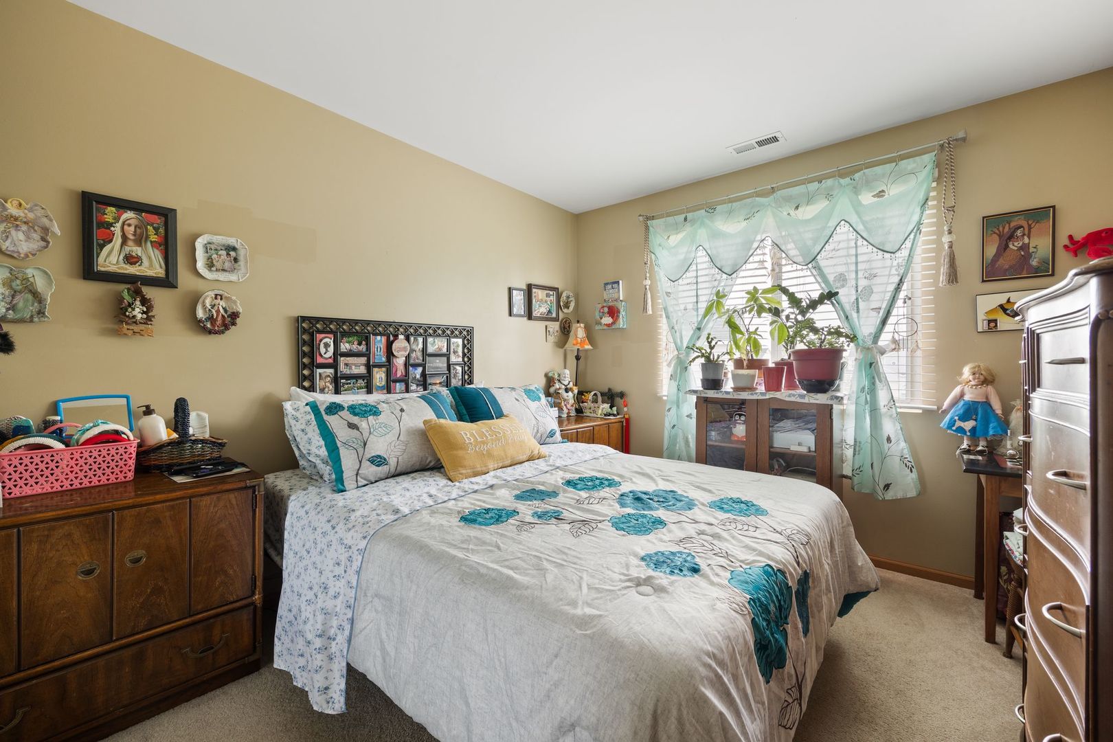 1024 Key Largo Drive Romeoville, IL 60446 - Photo 15 of 25 a bedroom with a bed and wooden floor