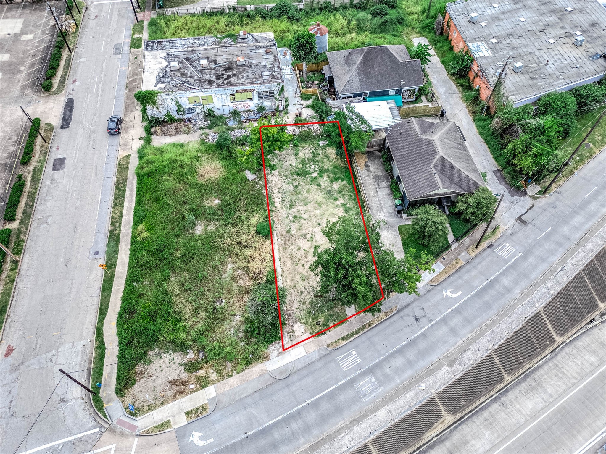1506 Rothwell Street Houston, TX 77002 - Photo 3 of 4 an aerial view of a house with garden space and street view