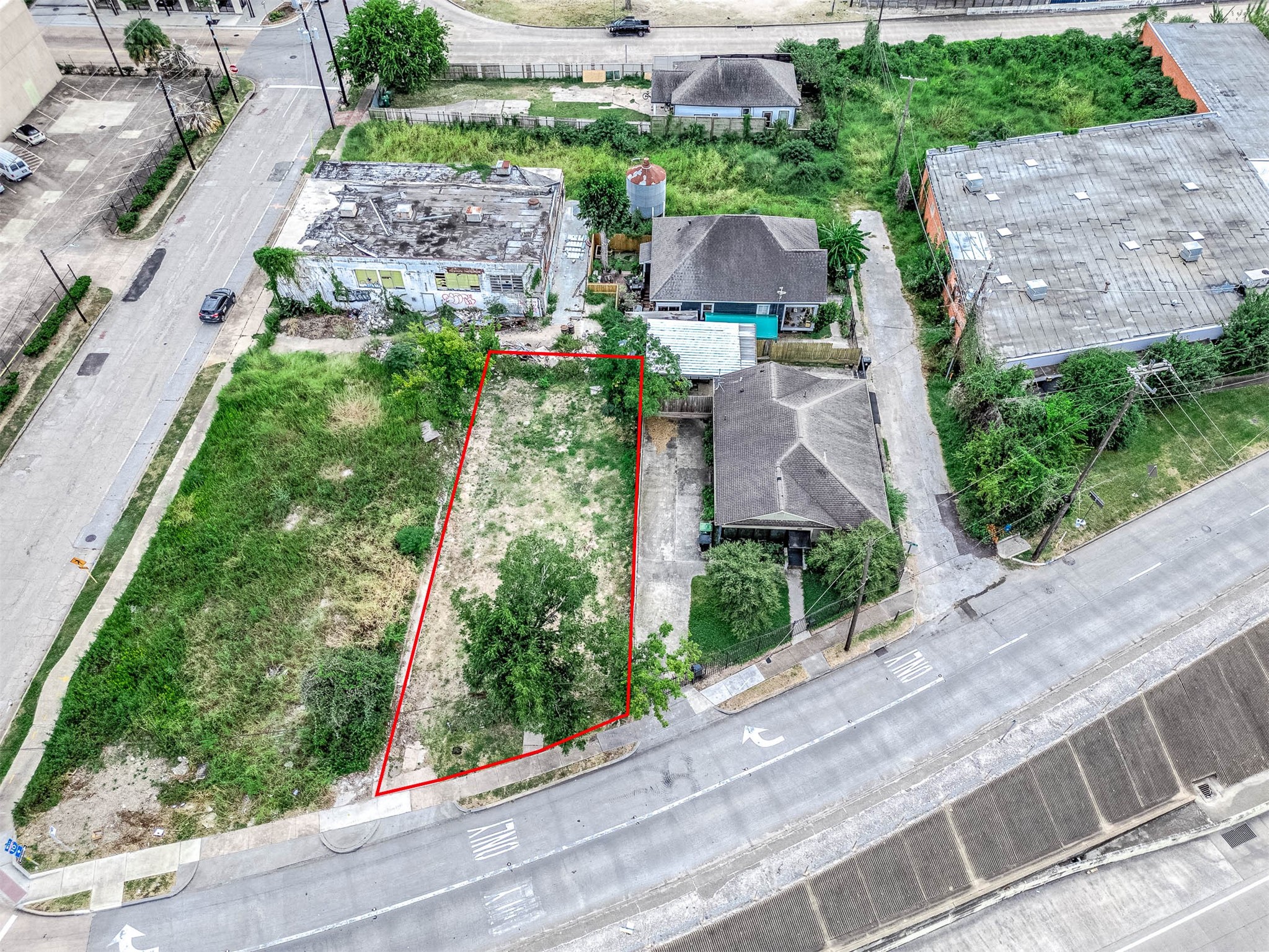 1506 Rothwell Street Houston, TX 77002 - Photo 4 of 4 an aerial view of a house with garden space and street view