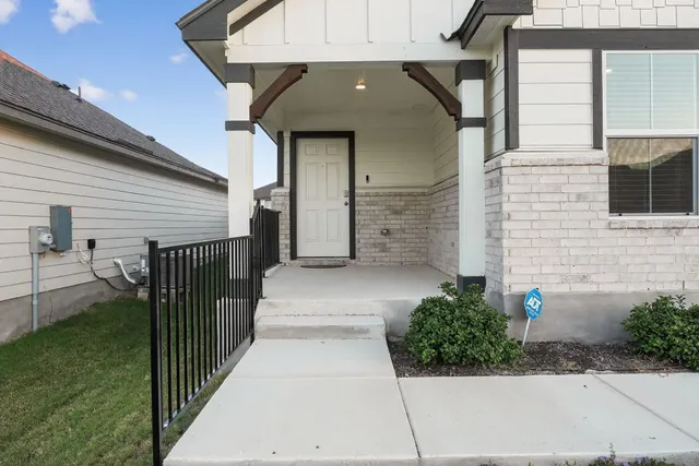 a view of a entrance door of the house
