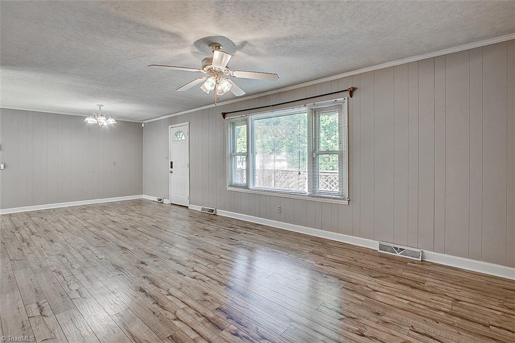 3380 Beavercreek Road Randleman, NC 27317 - Photo 5 of 49 Living Room