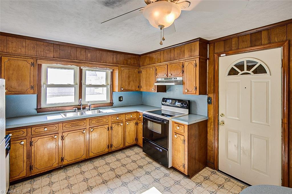 3380 Beavercreek Road Randleman, NC 27317 - Photo 8 of 49 Kitchen