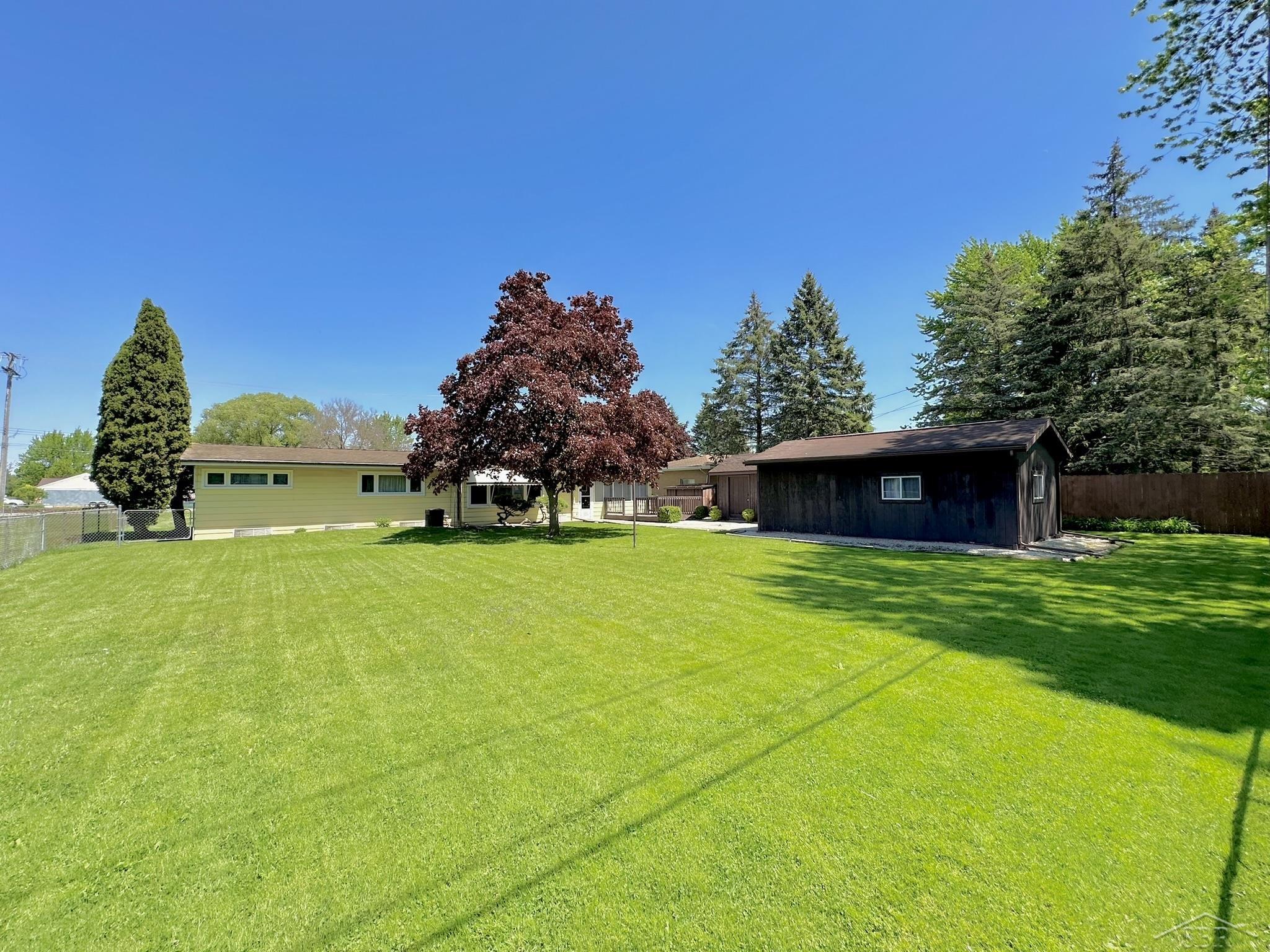 2467 Shattuck Road Saginaw, MI 48603 - Photo 35 of 38 50141759-03e3c7d0-9a22-48d3-b3d3-0c84a91695eb.JPG