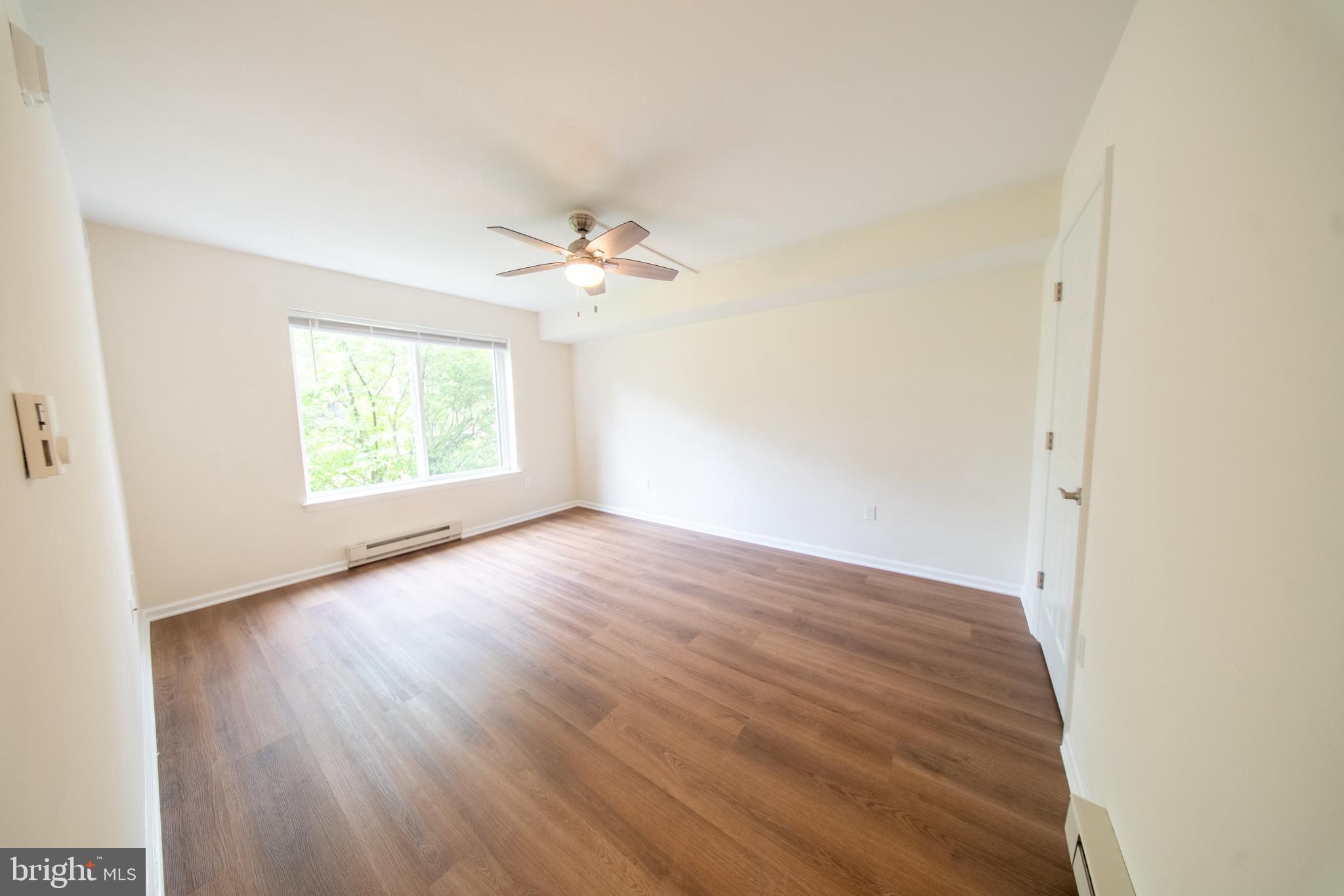 15210 Elkridge Way, Unit 912J Silver Spring, MD 20906 - Photo 24 of 35 Large Primary bedroom
