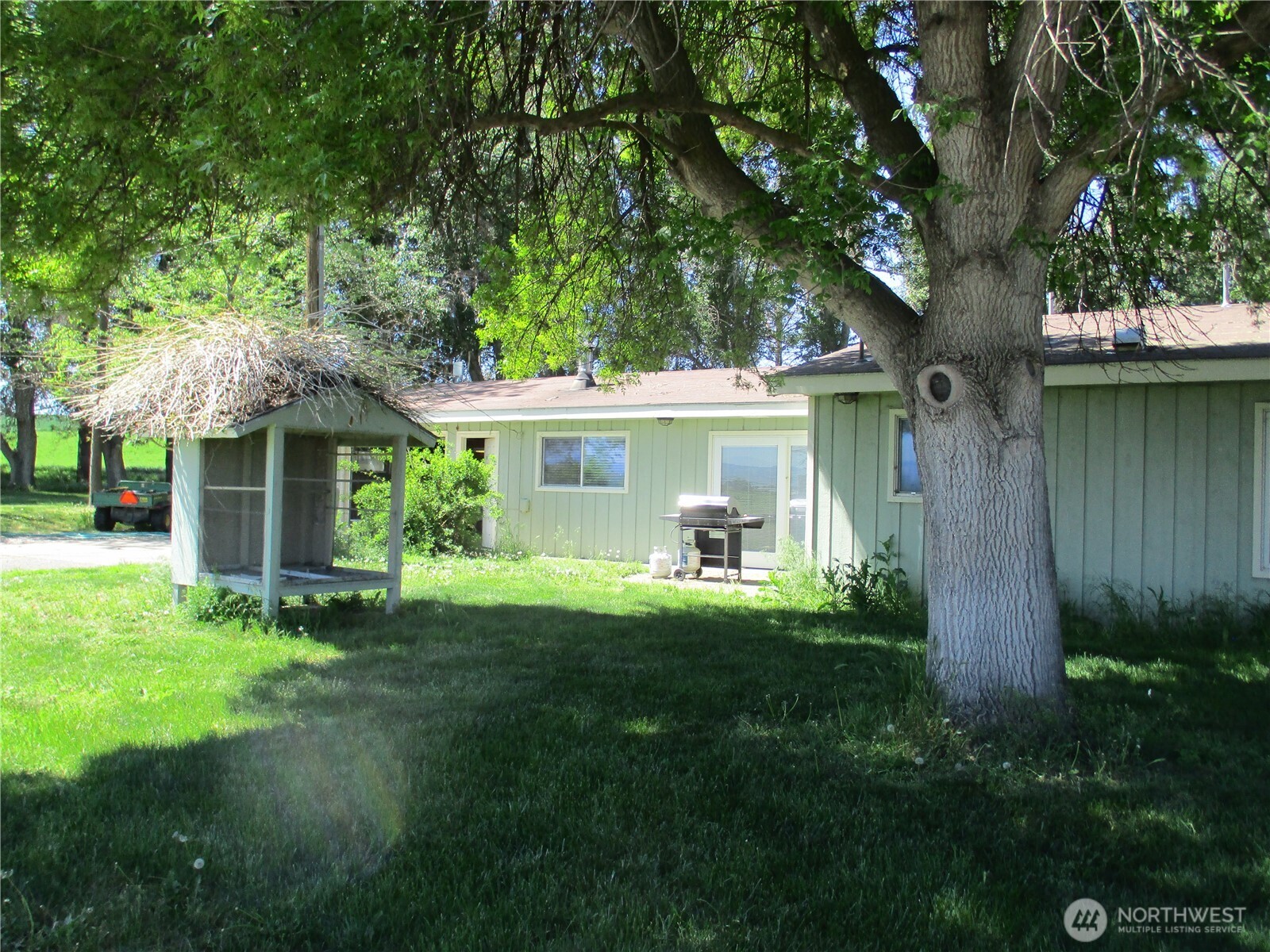 4285 Detour Road Touchet, WA 99360 - Photo 10 of 15 a front view of a house with a garden