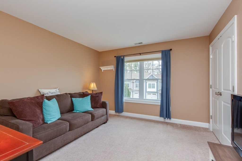 89 Woodview Way, Unit 89 Manchester, NH 03102 - Photo 34 of 42