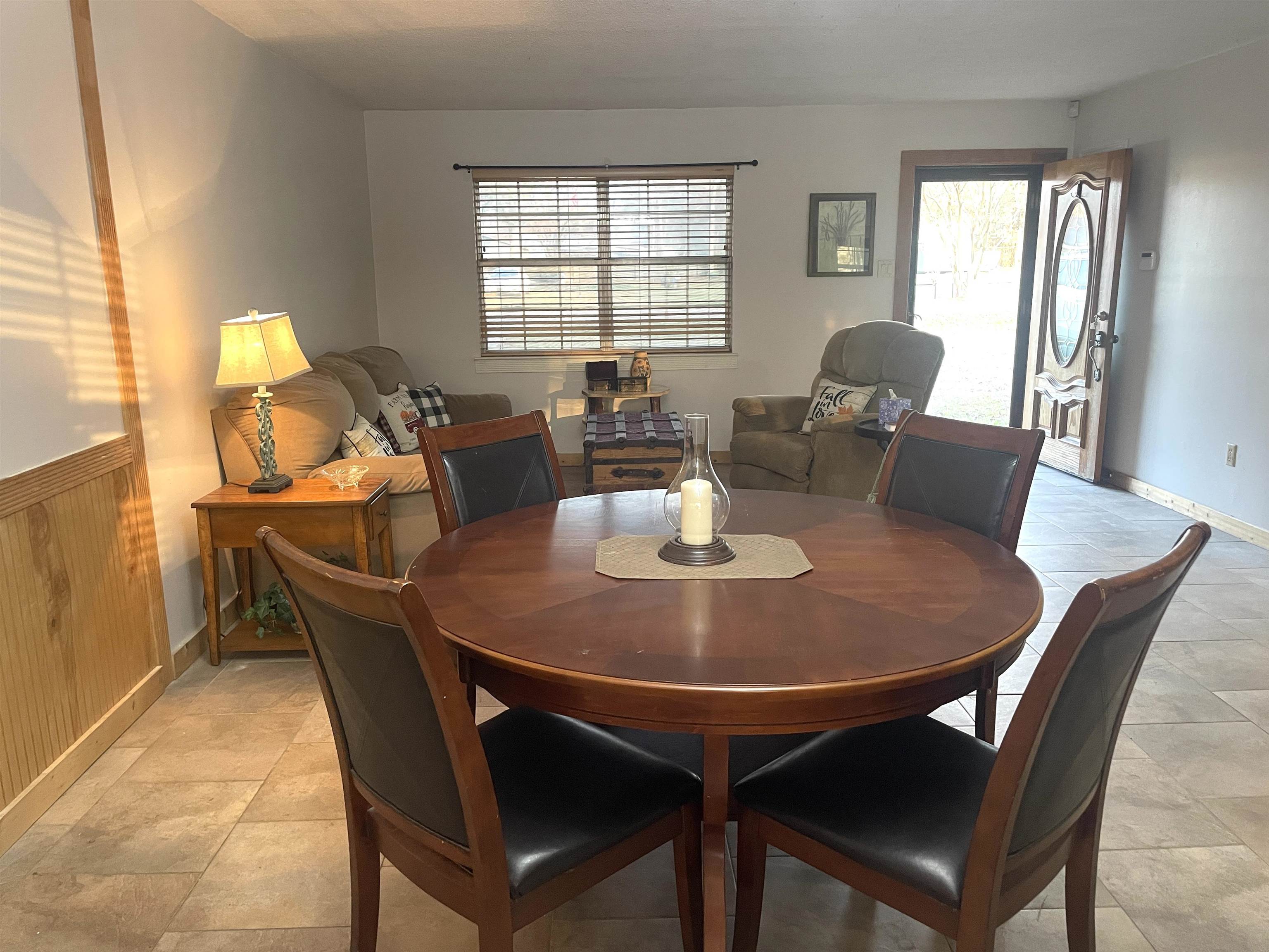 302 Woodlawn Avenue Atmore, AL 36502 - Photo 6 of 15 Dining Area