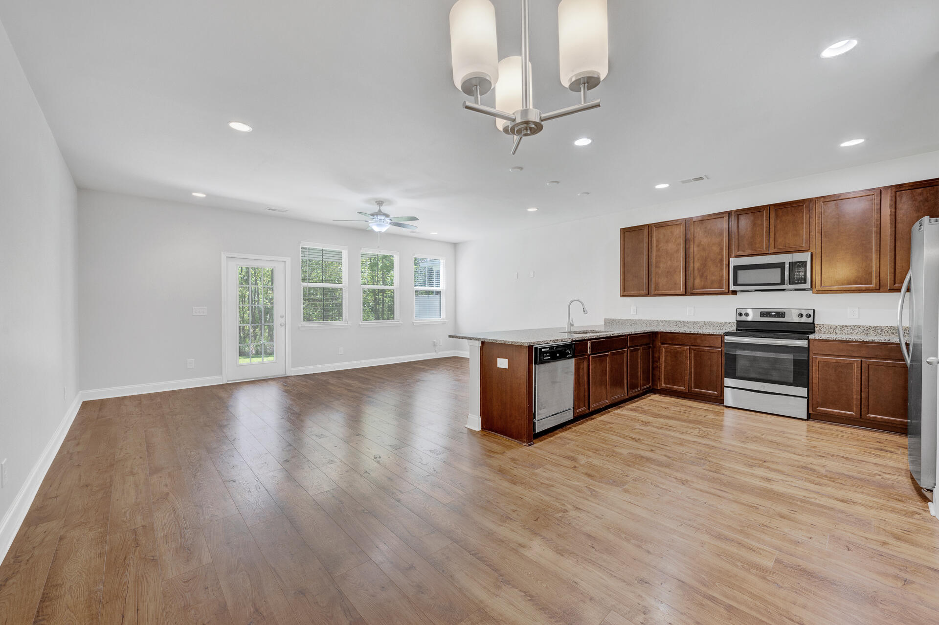 7807 Montview Road North Charleston, SC 29418 - Photo 6 of 41 7807Montview-05