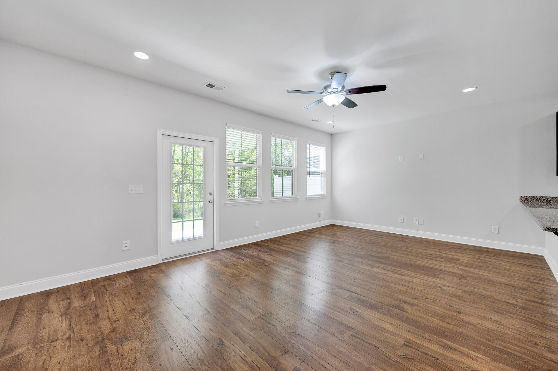 7807 Montview Road North Charleston, SC 29418 - Photo 10 of 41 7807Montview-11