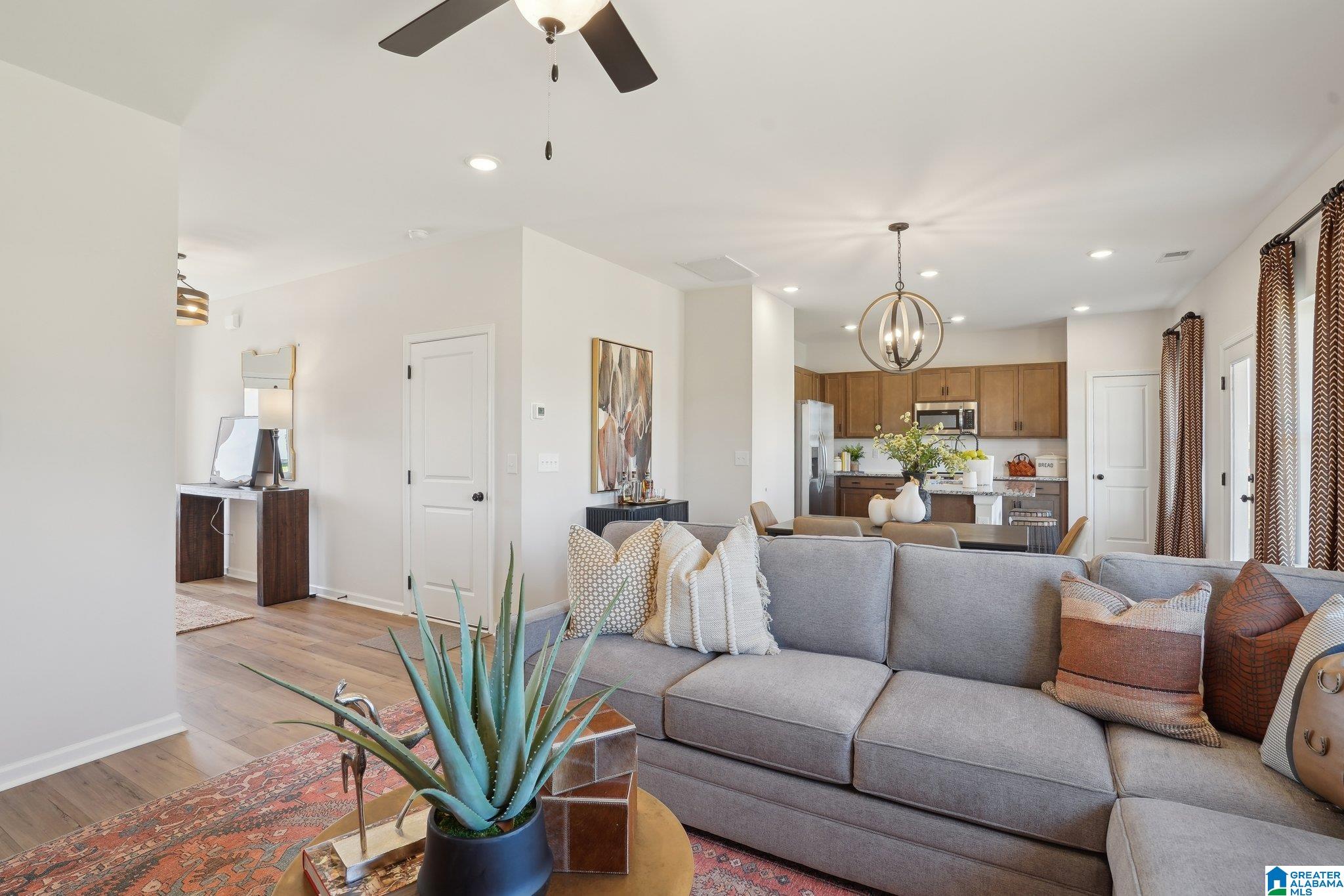 2073 Valley Run Leeds, AL 35094 - Photo 7 of 33