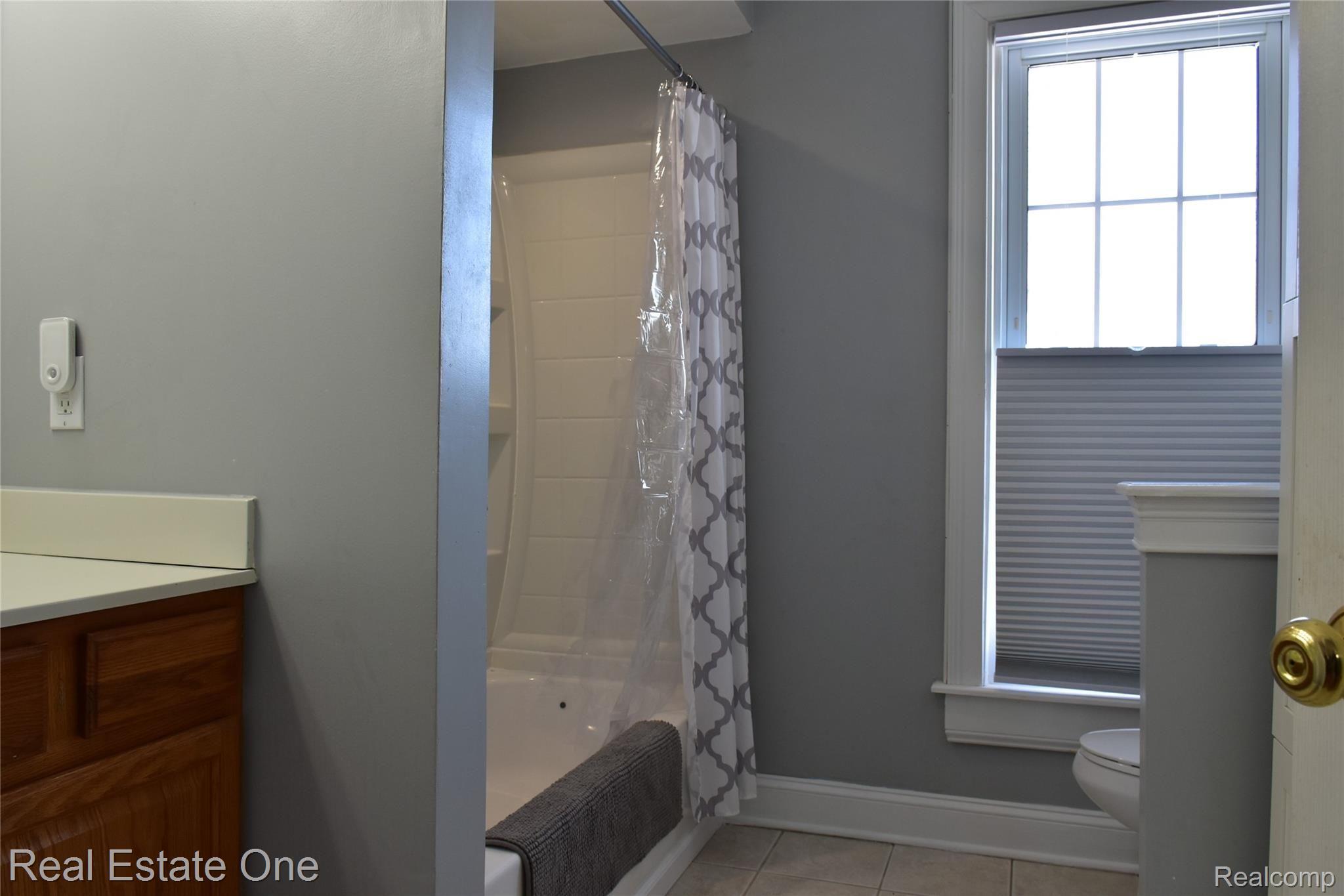 8793 Pinckney Road Pinckney, MI 48169 - Photo 9 of 28 DSC_1361.JPG
