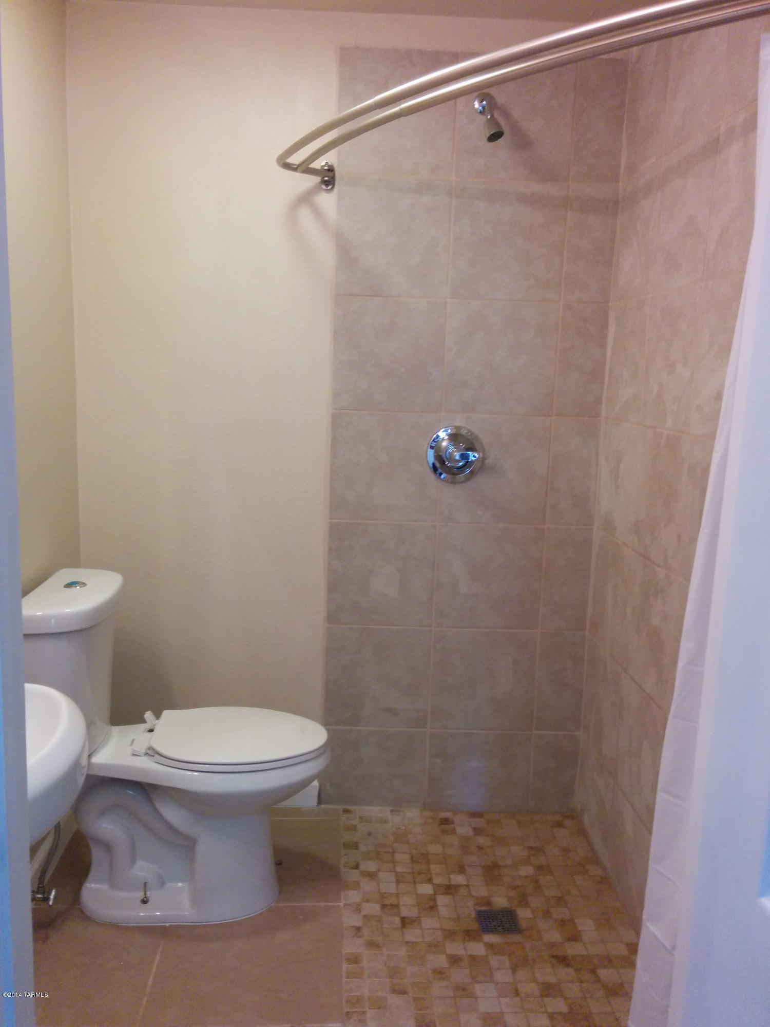 221 West Roger Road, Unit A Tucson, AZ 85705 - Photo 3 of 8