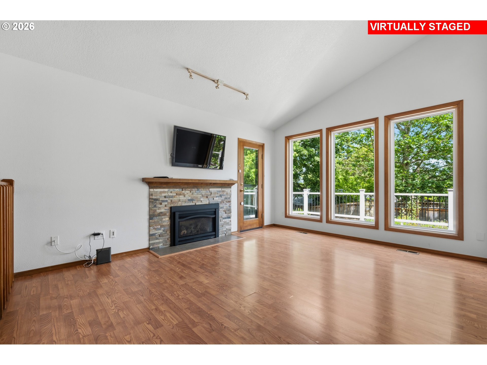 8887 Southwest 67th Place Portland, OR 97223 - Photo 11 of 35