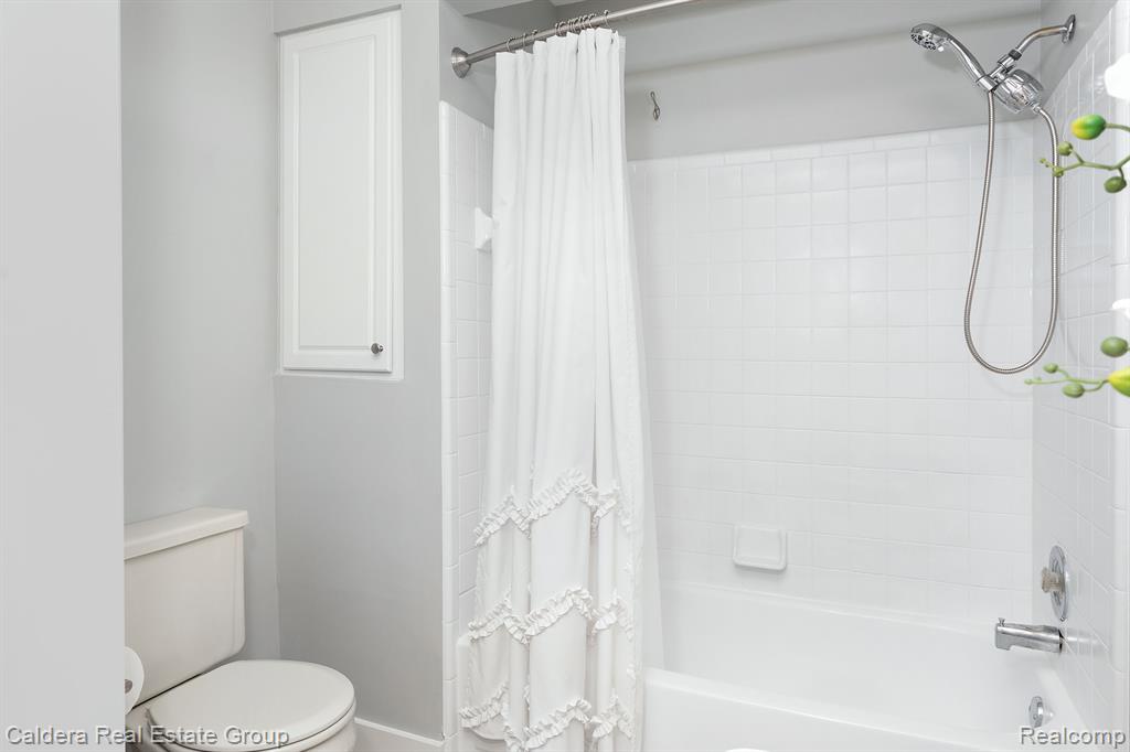 1510 Streamwood Court Rochester Hills, MI 48307 - Photo 26 of 32