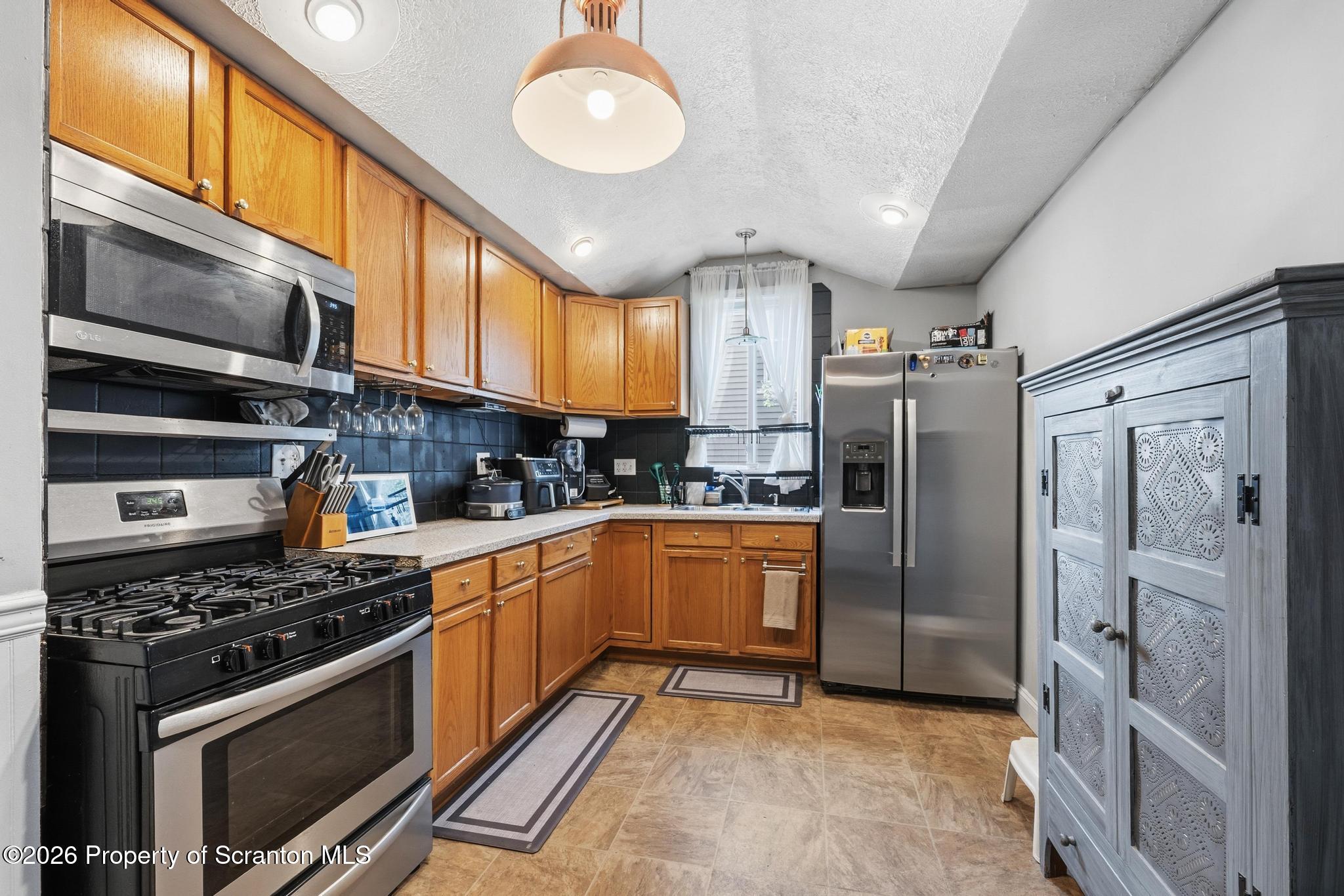 1507 Pine Street Scranton, PA 18510 - Photo 11 of 36 DSC_1212-2