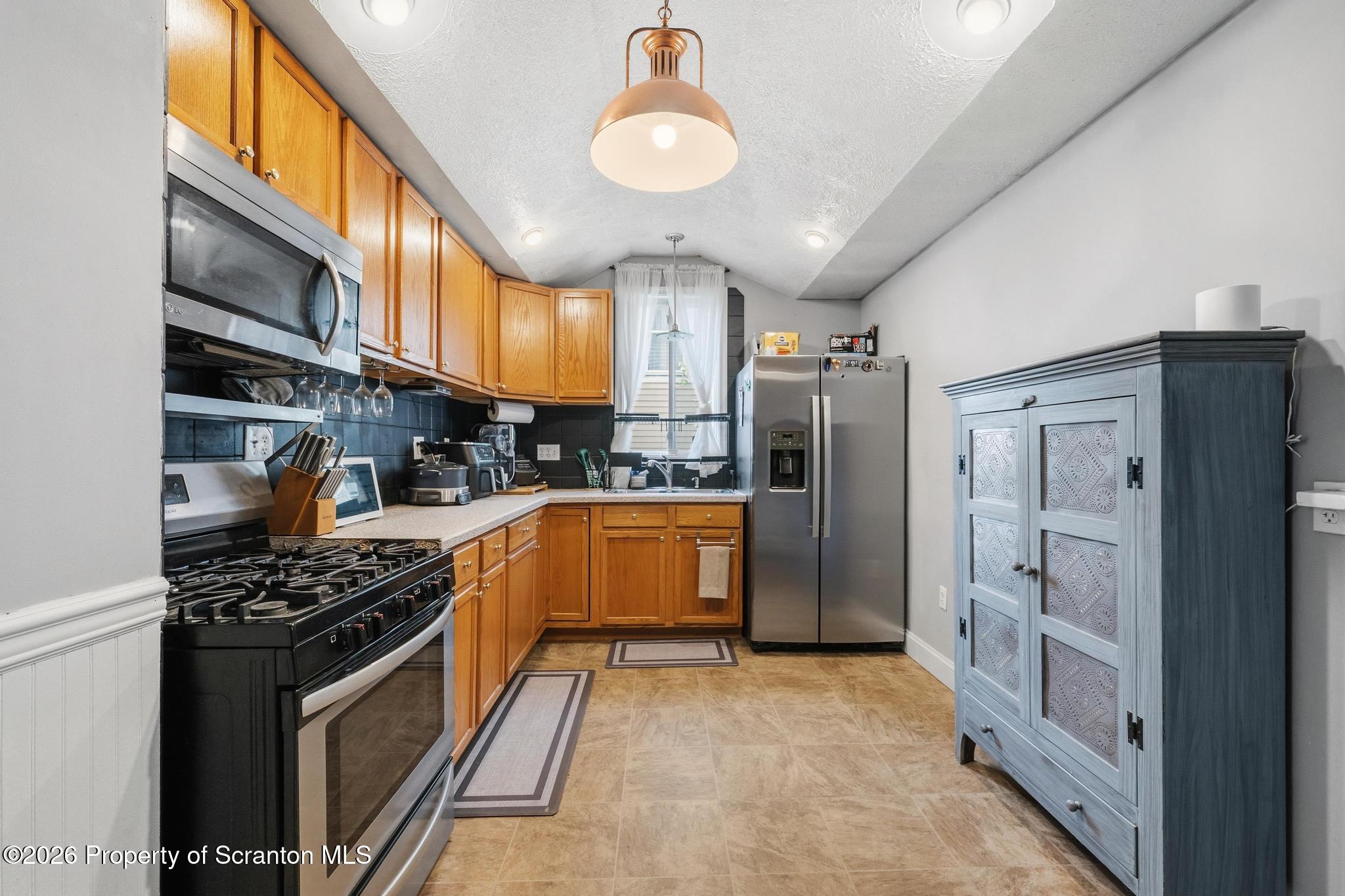 1507 Pine Street Scranton, PA 18510 - Photo 12 of 36 DSC_1224-2