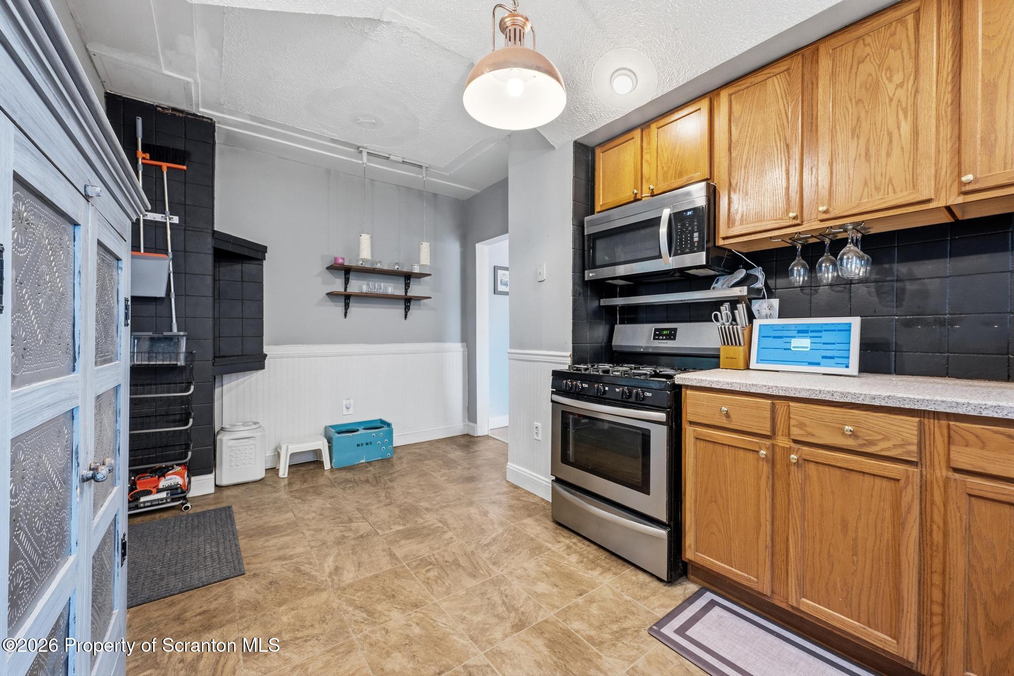 1507 Pine Street Scranton, PA 18510 - Photo 14 of 36 DSC_1230