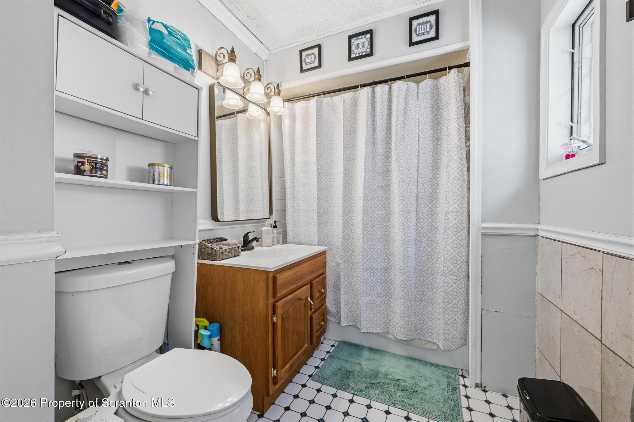 1507 Pine Street Scranton, PA 18510 - Photo 16 of 36 DSC_1269