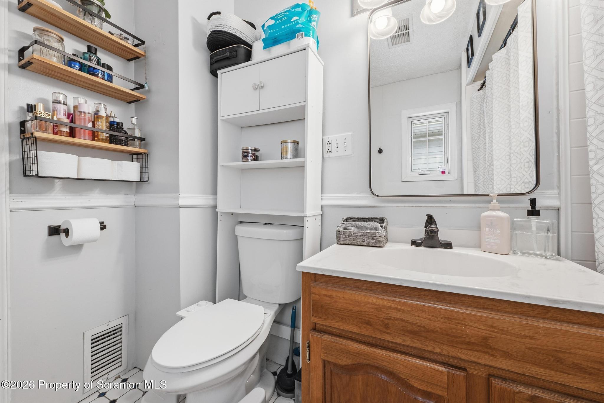 1507 Pine Street Scranton, PA 18510 - Photo 17 of 36 DSC_1278