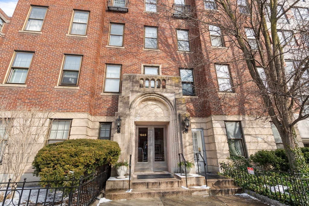 1945 Commonwealth Avenue, Unit 4 Boston, MA 02135 - Photo 14 of 40