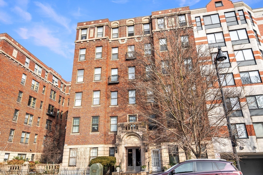 1945 Commonwealth Avenue, Unit 4 Boston, MA 02135 - Photo 5 of 40