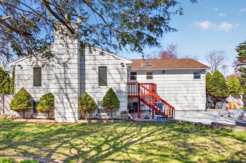 25 Gloversbrook Road Randolph, MA 02368 - Photo 35 of 40