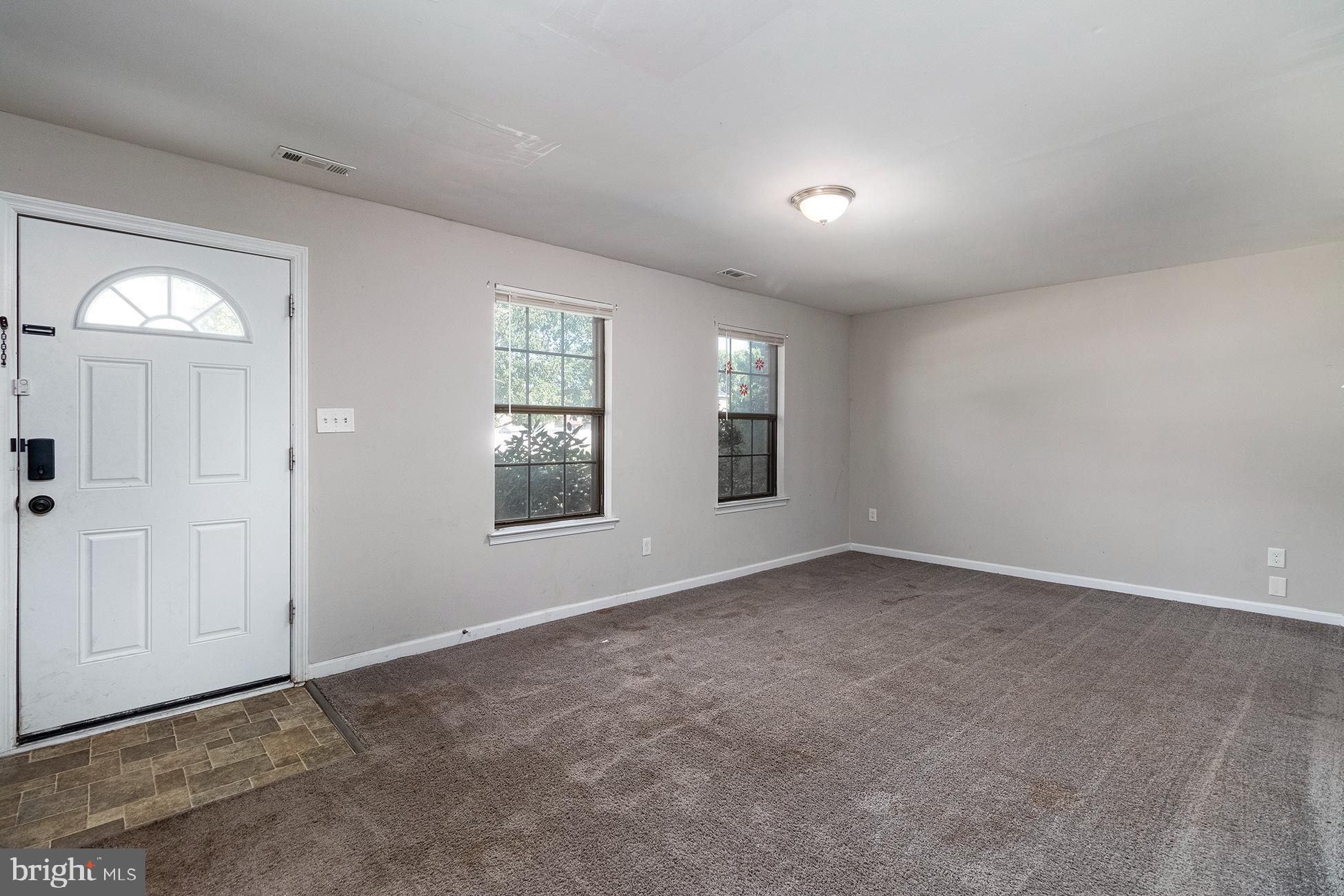 43 Hawthorne Road Sicklerville, NJ 08081 - Photo 5 of 28 Gallery Image 5