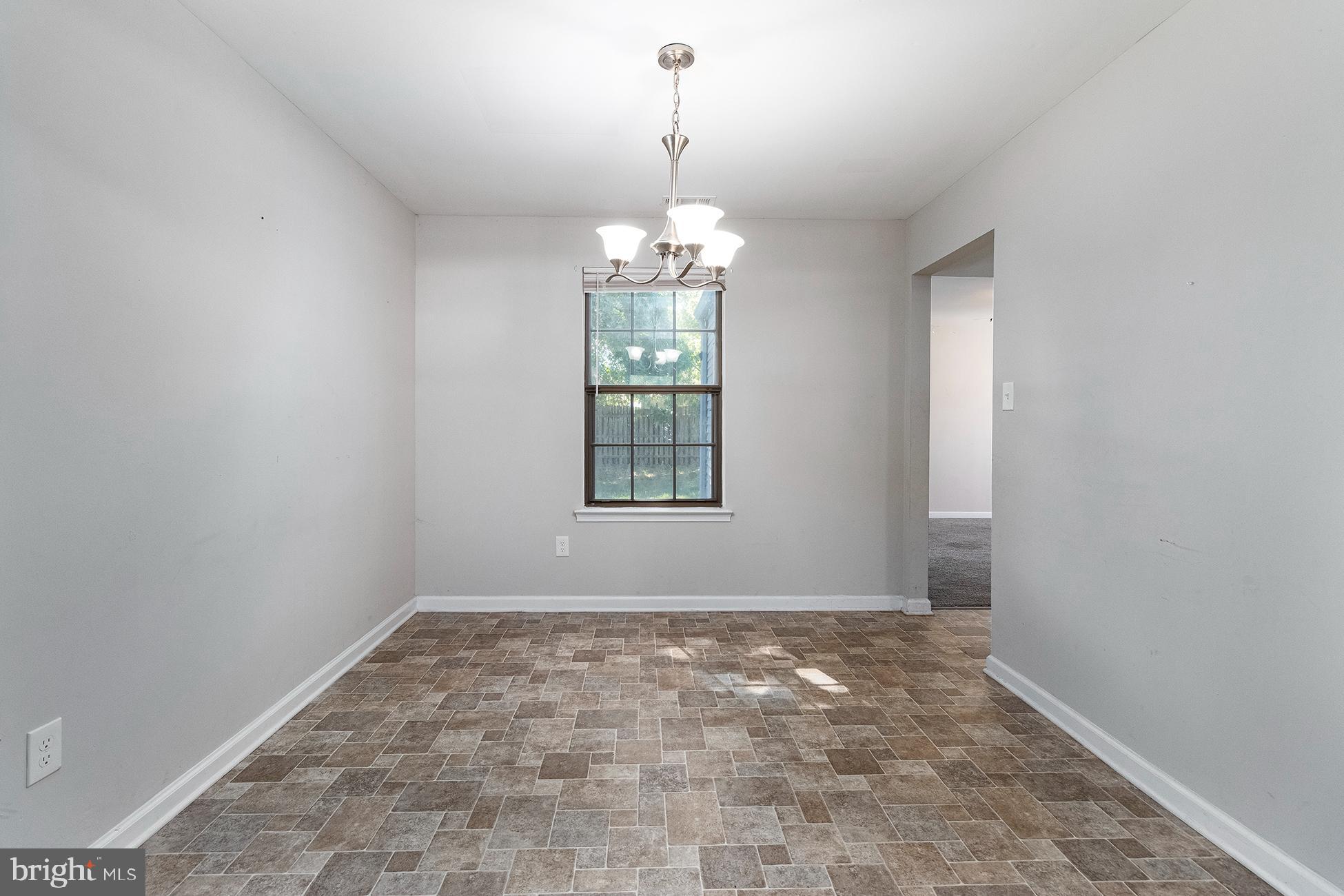 43 Hawthorne Road Sicklerville, NJ 08081 - Photo 7 of 28 Gallery Image 7