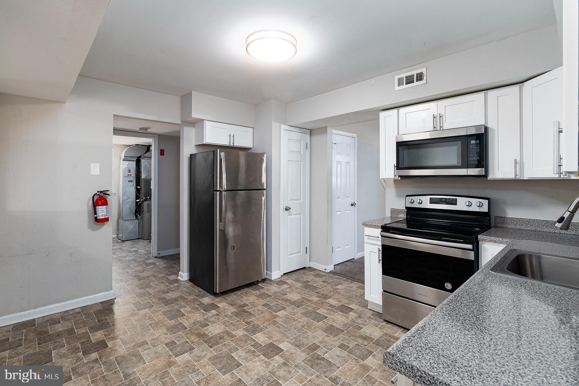 43 Hawthorne Road Sicklerville, NJ 08081 - Photo 8 of 28 Gallery Image 8