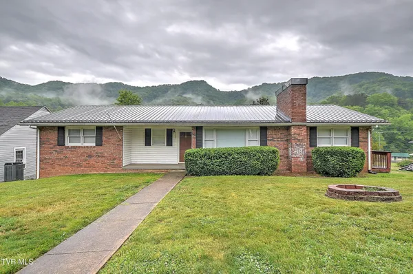$209,900 | 757 West Jackson Street, Gate City, VA 24251