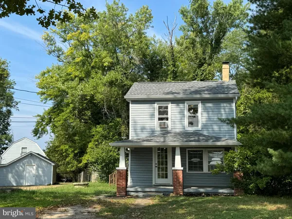 $2,050 | 1005 Manning Drive, Fredericksburg, VA 22405