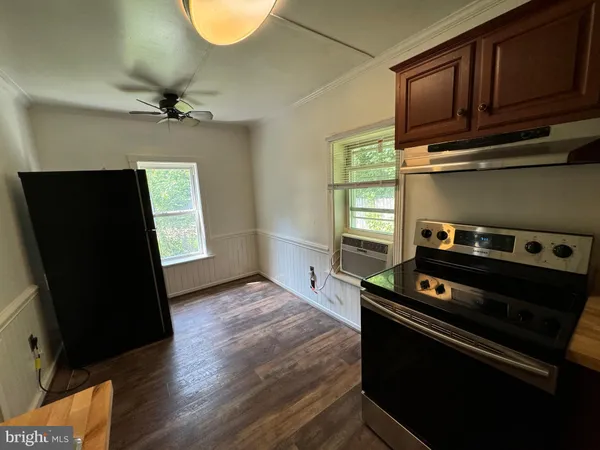 $2,050 | 1005 Manning Drive, Fredericksburg, VA 22405