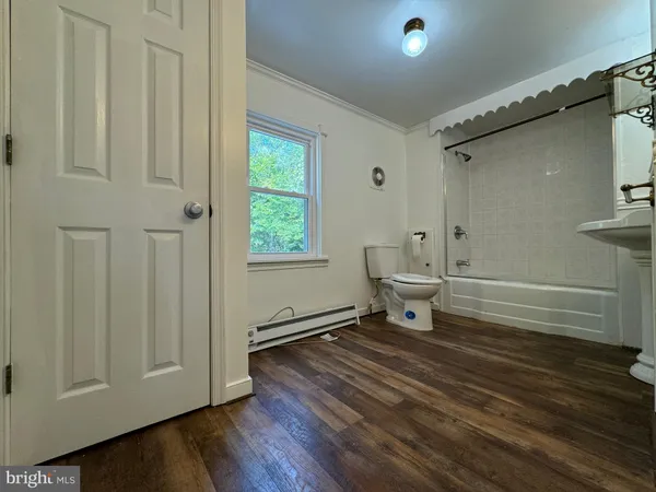 $2,050 | 1005 Manning Drive, Fredericksburg, VA 22405